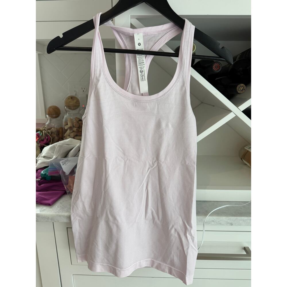 Lululemon Swiftly Tech Racerback 2.0 - Picture 2 of 5